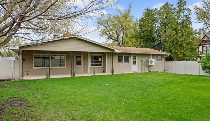 Great Spearfish location close to downtown!