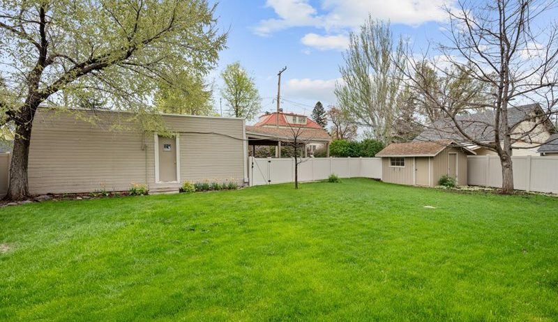 Great Spearfish location close to downtown!