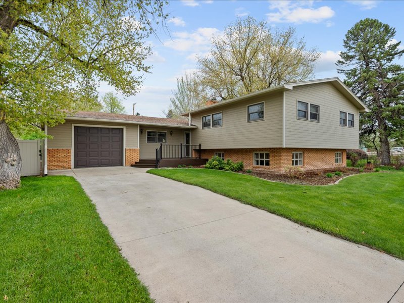 Great Spearfish location close to downtown!